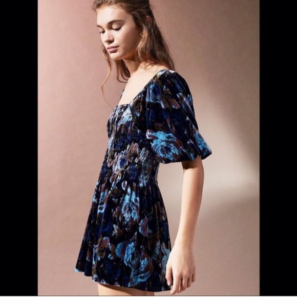 Urban outfitters velvet romper - Picture 3 of 7